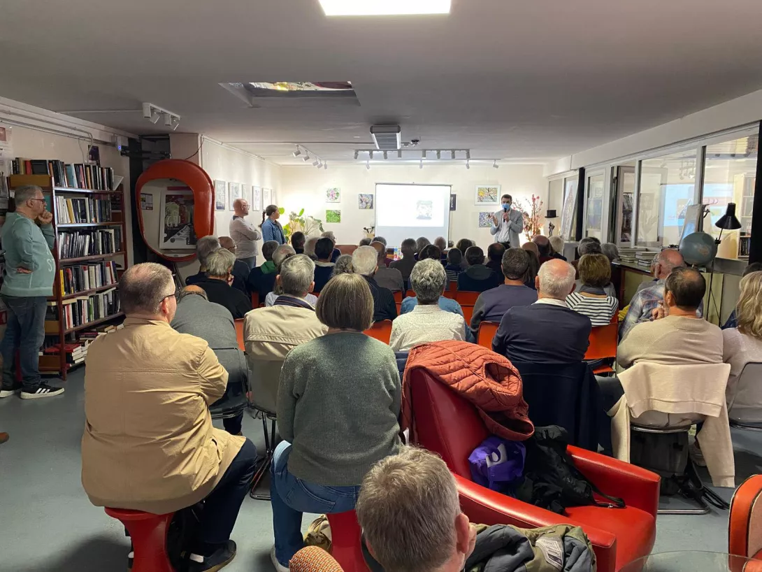 Salle comble pour la réunion sur le centre-ville